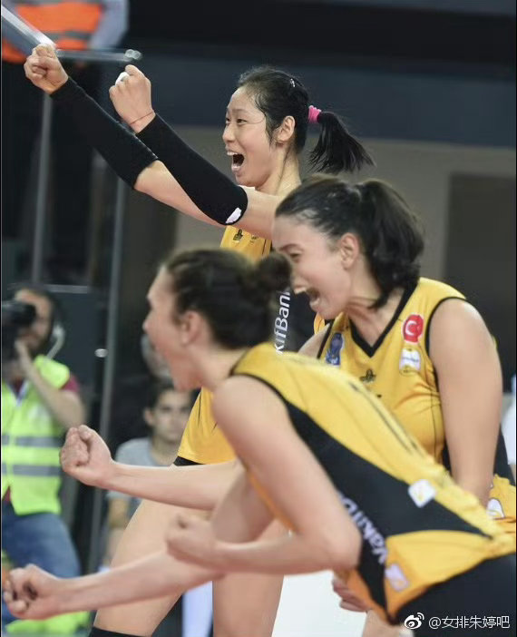 16-17赛季，银行欧冠🥇，伊萨世俱杯🥇，费内联赛🥇 