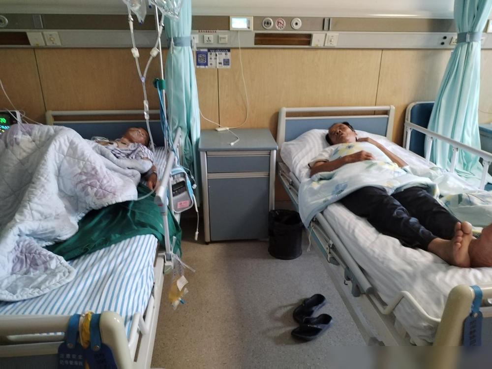 亲情在人性面前一文不值！

说真的换我是当事人我也寒心，之前爸爸能独自照顾偏瘫妈