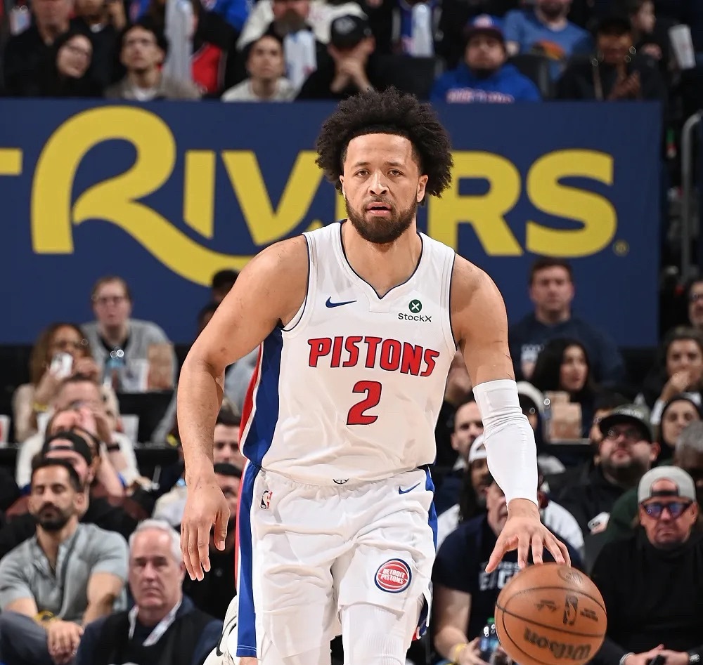 活塞队主场以137-111战胜雄鹿。本场比赛康宁汉姆伤愈复出，登场 26分钟，拿