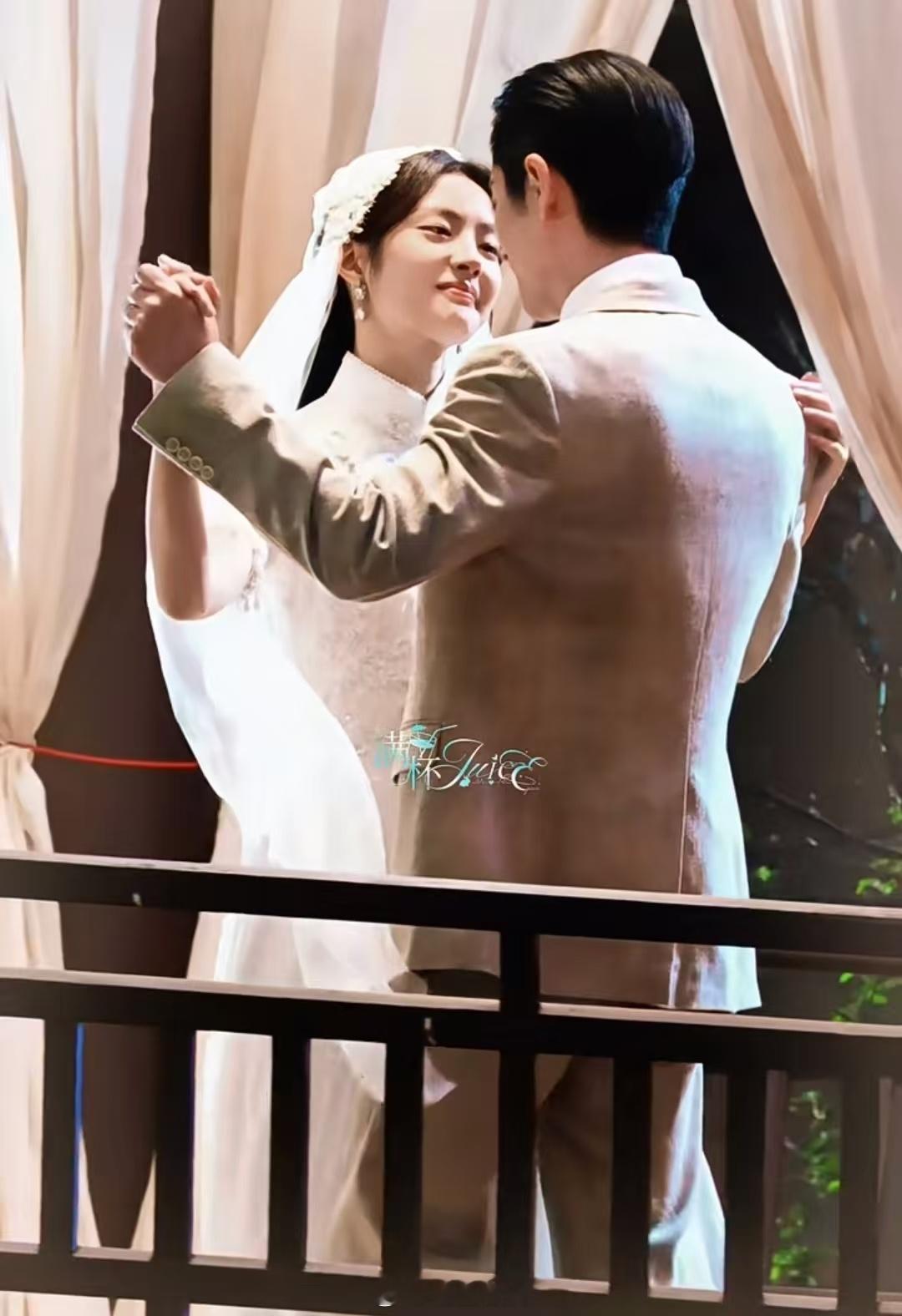 丞磊[超话]玉簟秋结婚人证婚人都是新郎头回见这样的婚书剧情，满心都是虞昶轩的执念