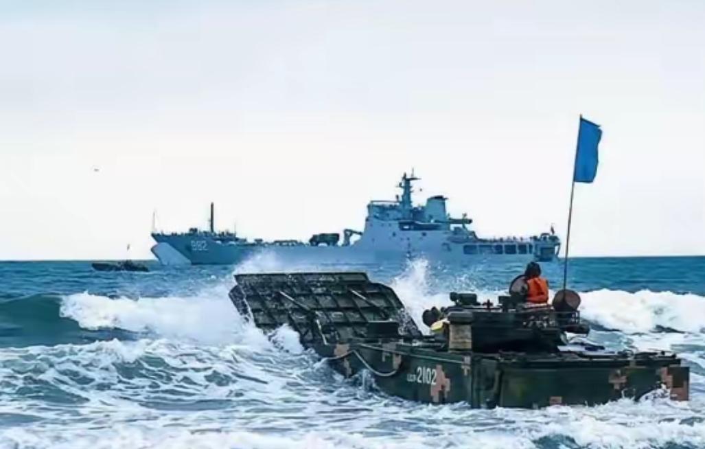 还在纠结“和统”还是“武统”？四中全会公报已经给出了答案！很多人以为，我们还在“