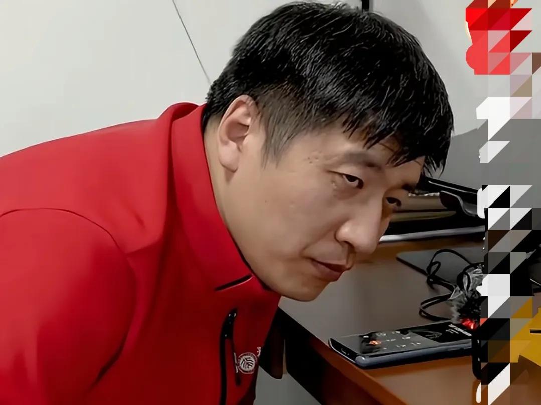 张雪峰与脑瘫孩子

刷到一段视频，
张雪峰与一个脑瘫孩子通话。
据说直播时连过线