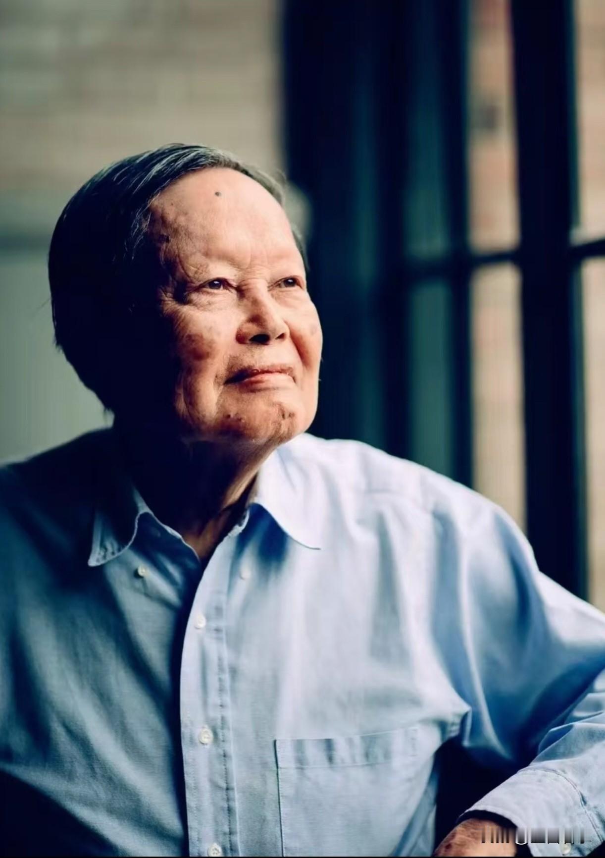 今天就要与先生悼别了
还记得先生在1957年诺贝尔得奖大会上的发言，至今记忆犹新