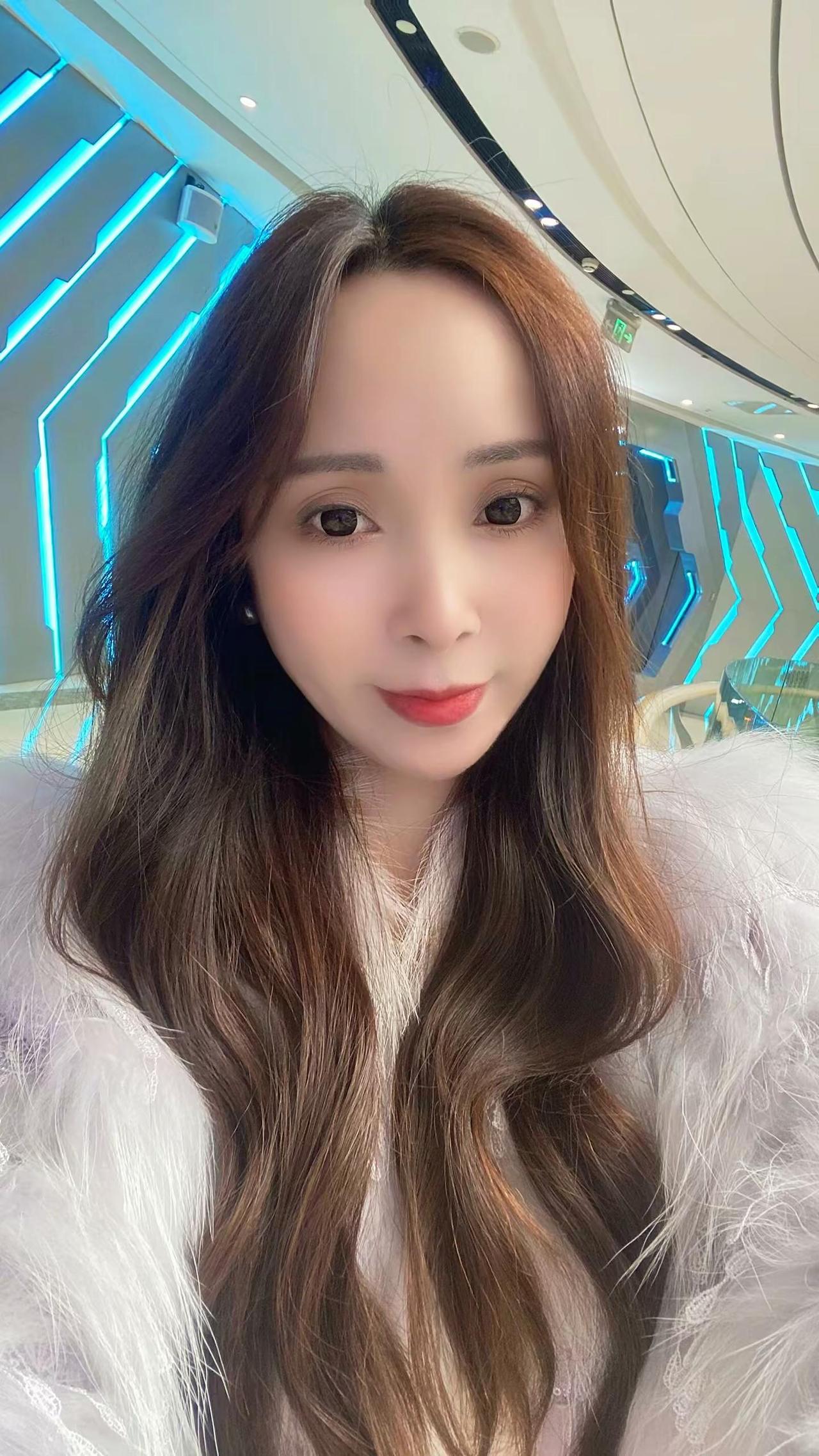 转眼间，2025年即将结束！这一年，无论你过得是否如意，都静下心来，对自己说一声