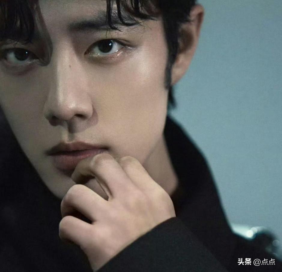 肖战现身青岛 疑进组拍摄悬疑新剧《十日终焉》
 
4月2日，青岛新闻网记者在机场