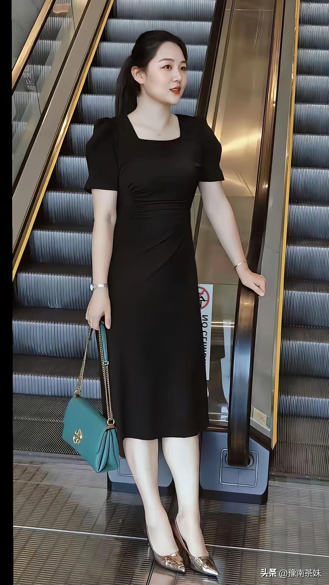 美到骨子里的女人，是什么样子的 女生穿连衣裙如何才能显得成熟