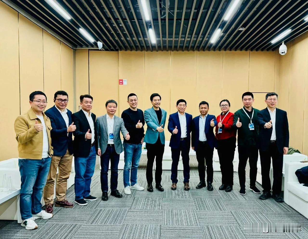 车圈大佬都来了？小米汽车可以！