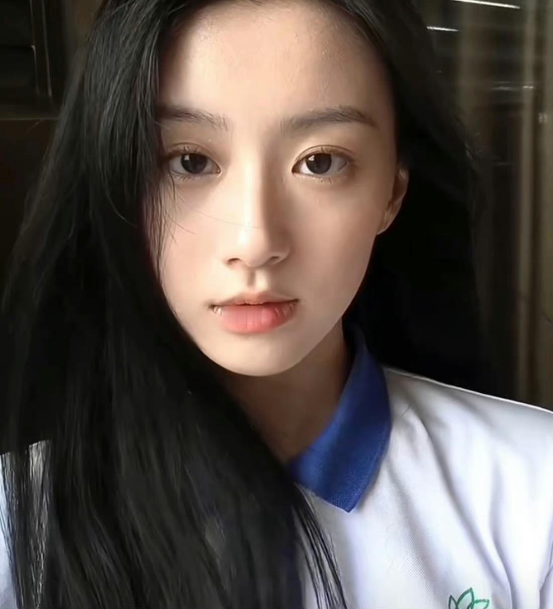 怎么会有包包这么美丽的女孩子 这图还是我23年存的 