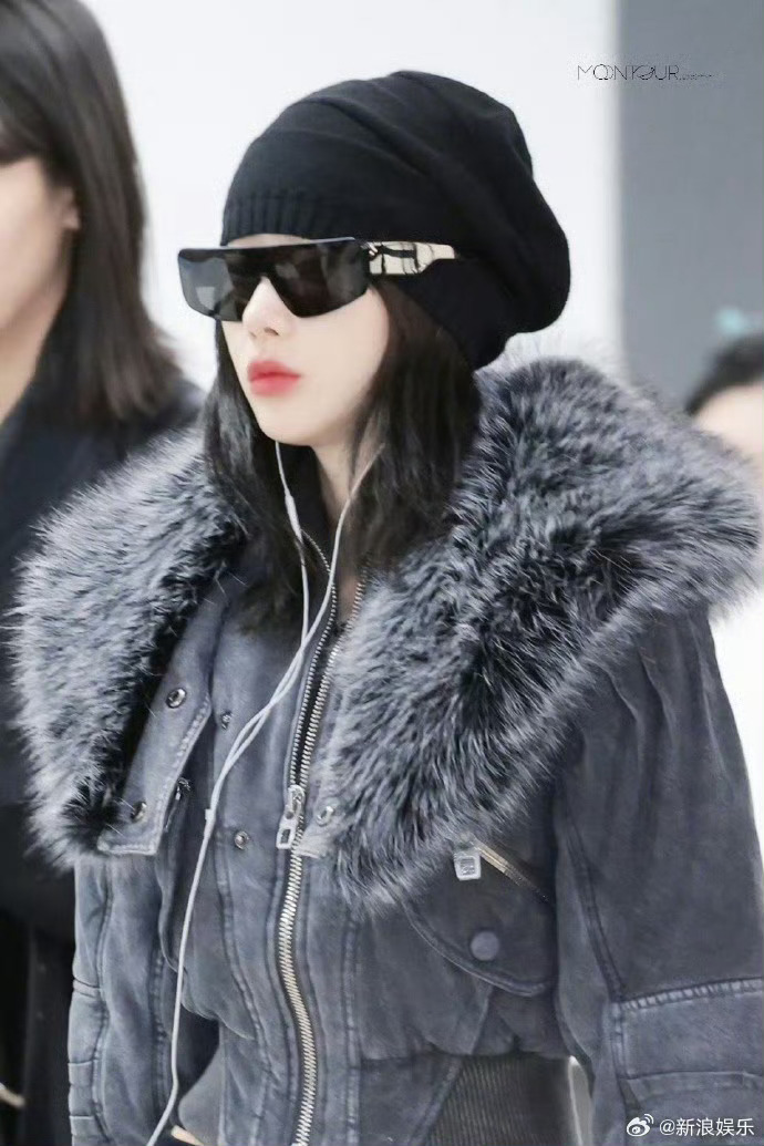 aespa出发上海签售aespa柳智敏、金玟庭、Giselle出发上海签售机场图