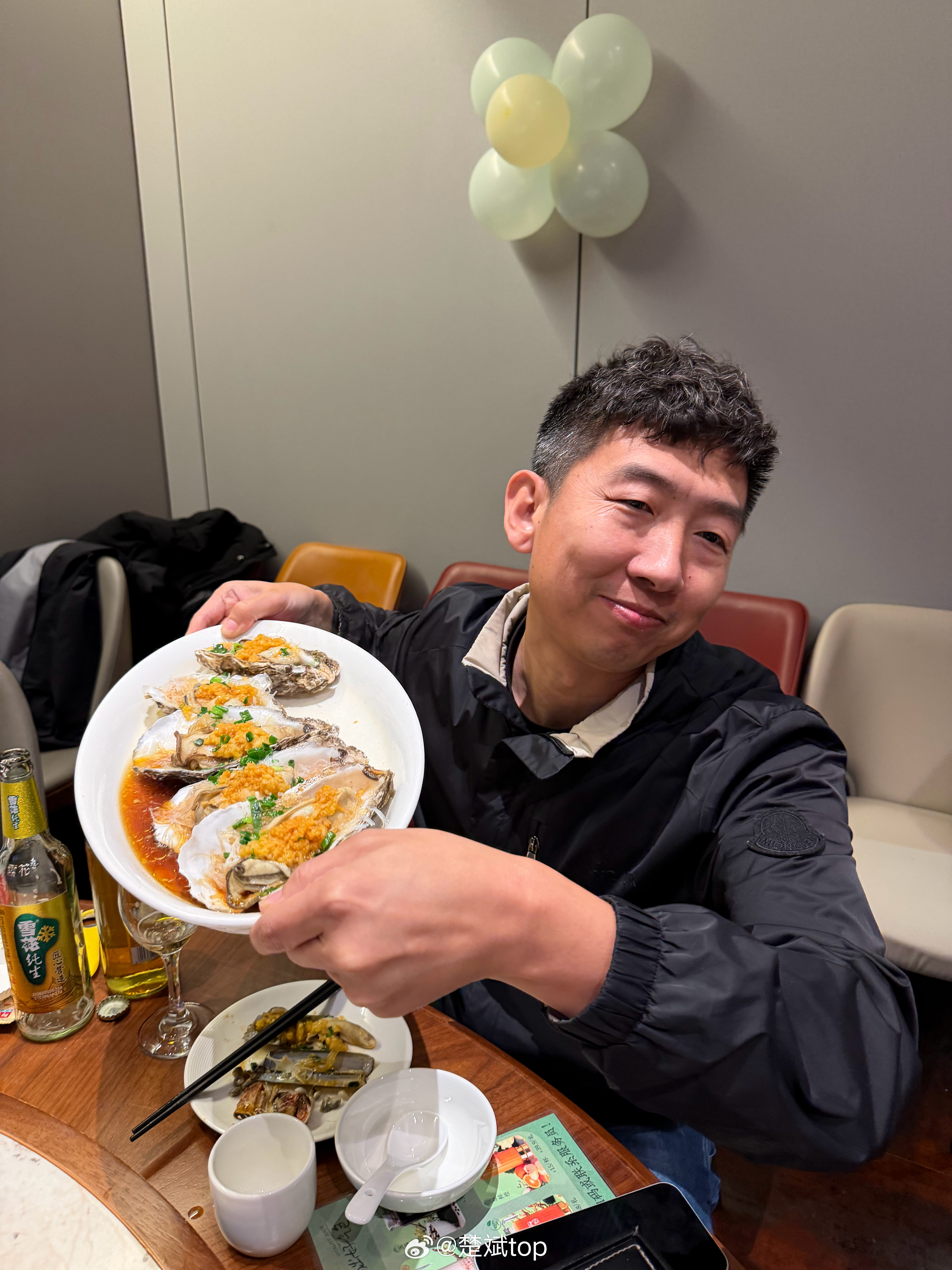 中年男人的困境，点菜总有贴心的小老弟想给你补补，应该是觉得你不咋行；自己也知道该