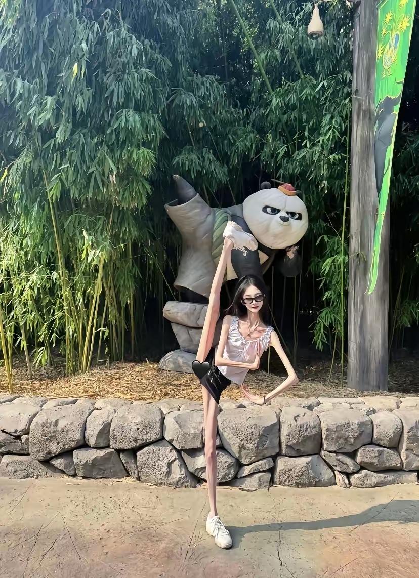 我的妈呀，这也叫美？胳膊像竹竿子，大腿像麻杆子，不用太用力就能给撅折，五级风就能