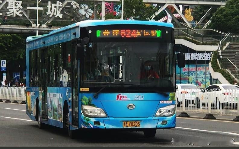 在燃气公交车的时代，广州的公交车的种类还是相当丰富的，并且一些公交车整体还是相当
