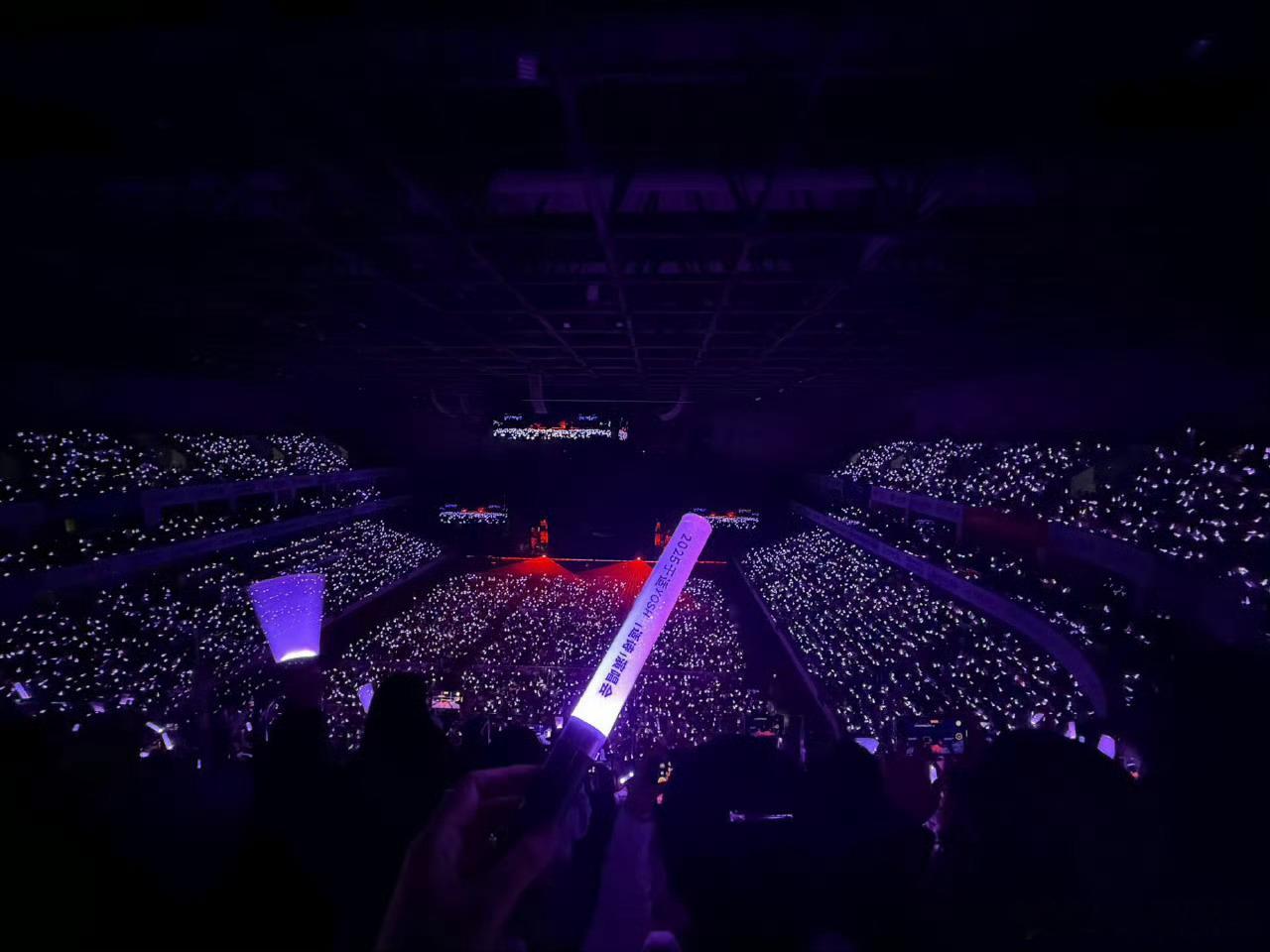 于适演唱会首站上座率谁看了不夸！于适合肥首唱爆满，紫海超亮眼，演戏唱歌都厉害，这