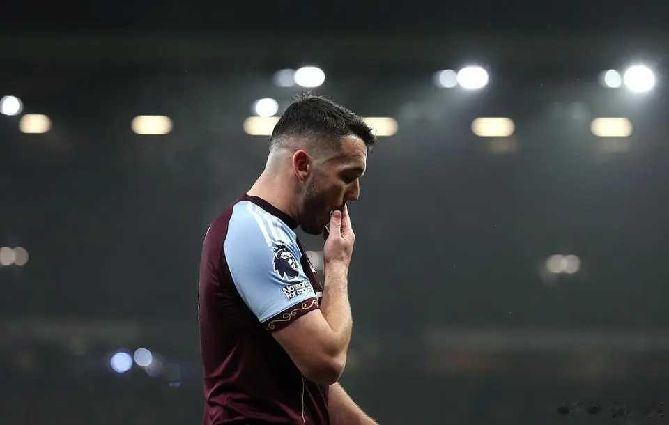 0-1！54岁埃梅里掉链子+主场11连胜终结 枪手狂喜：争冠2对手输球在北京时间