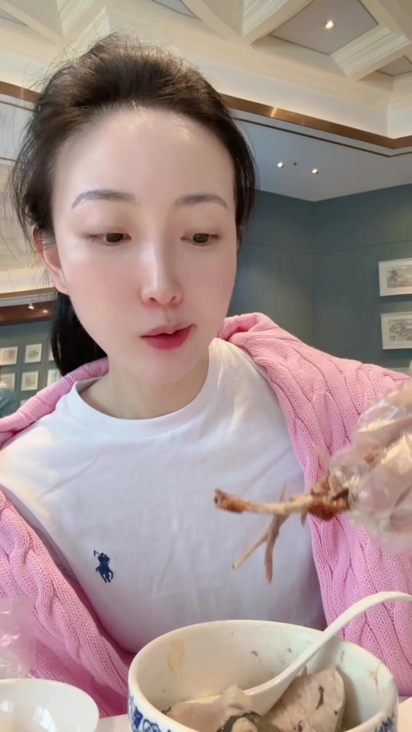 辣辣教授休息日🦦🦦🦦约个早茶咯