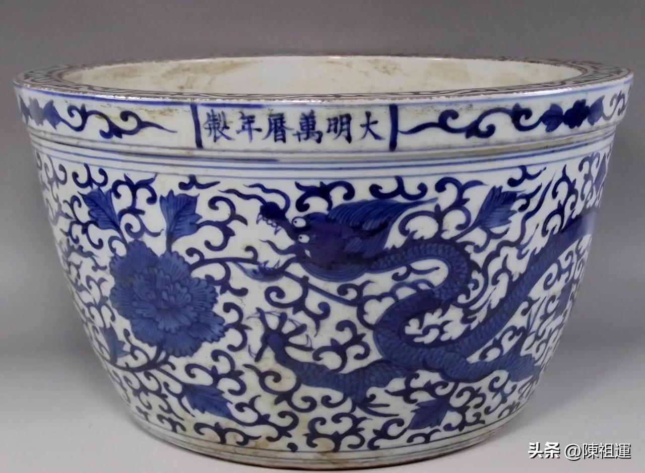 大明瓷韵：三百年窑火，铸就中国瓷器的黄金时代

如果说中国瓷器史是一条璀璨星河，