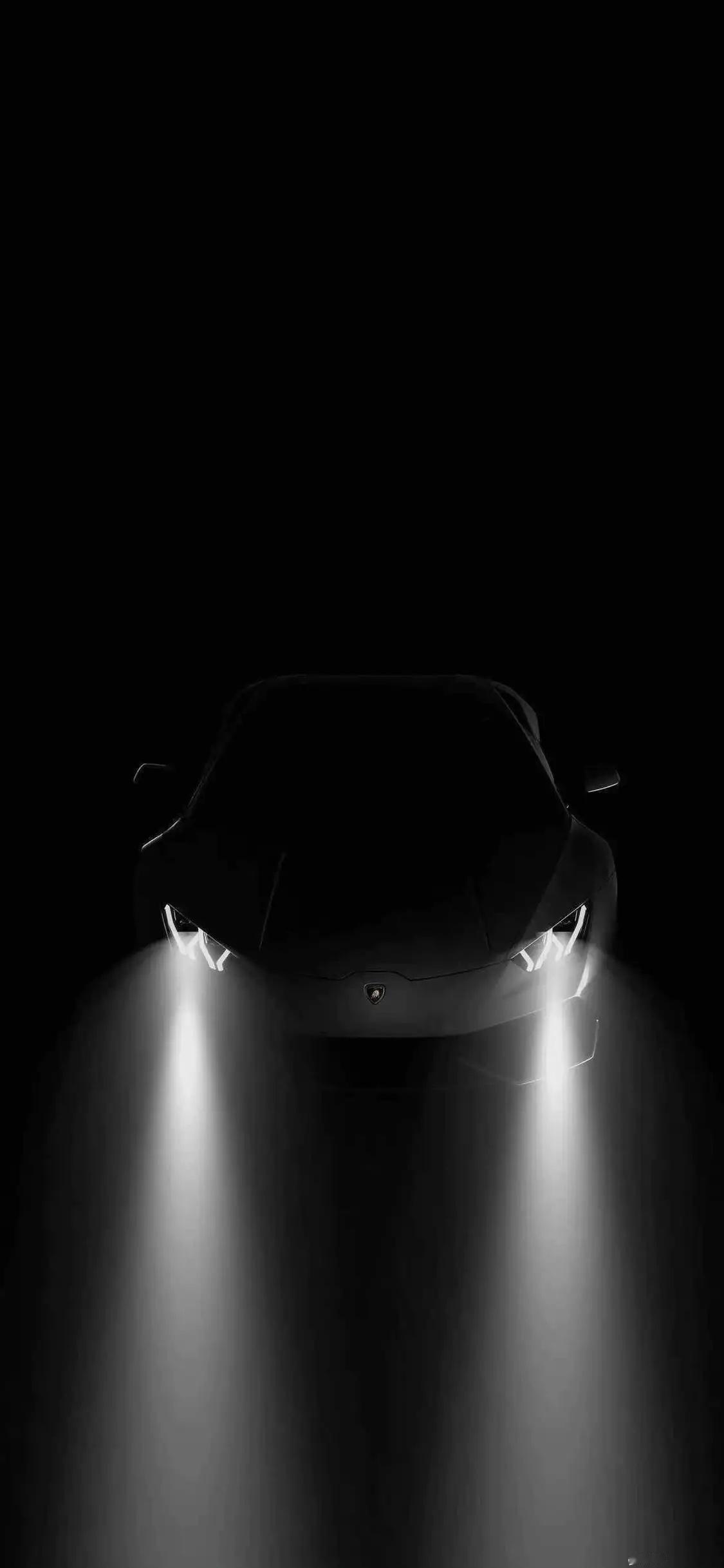 昨天跟家里长辈聊天，我说我一个月得跑4万公里，订了个电车，花了二十多，他说电车不