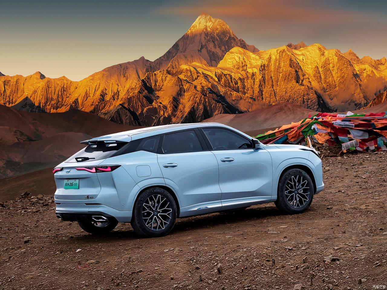紧凑型SUV，一直是各车企必争之地。
燃油车时代，哈弗H6长期霸占榜首；
而新能
