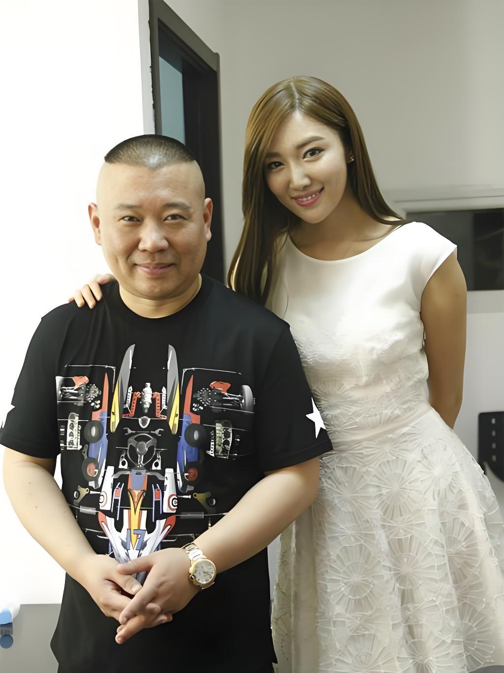 郭德纲说：穷人站在十字街头耍十把钢钩，钩不着亲人骨肉；有钱人在深山老林耍刀枪棍棒