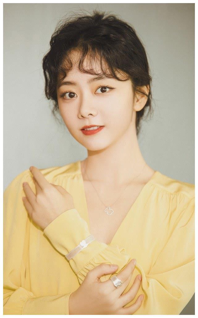 你如何评价谭松韵的颜值？
      说下谭松韵的颜值，真的是娱乐圈里被镜头严重
