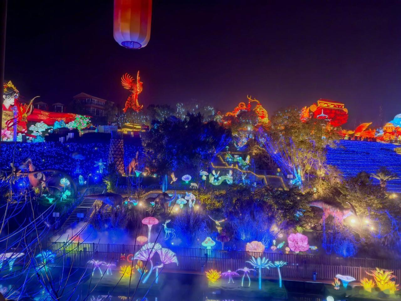 自贡看灯会，一半四川人都来了[呲牙][呲牙][呲牙]