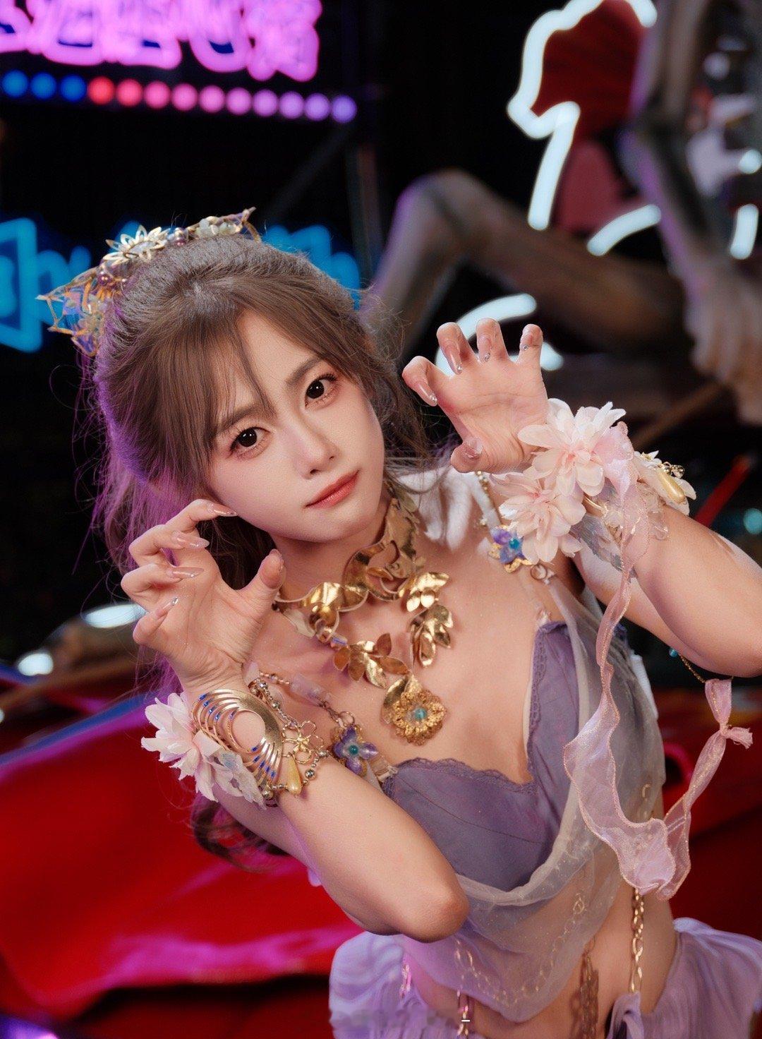 我说我是女的你到处说我是你的  ​​​