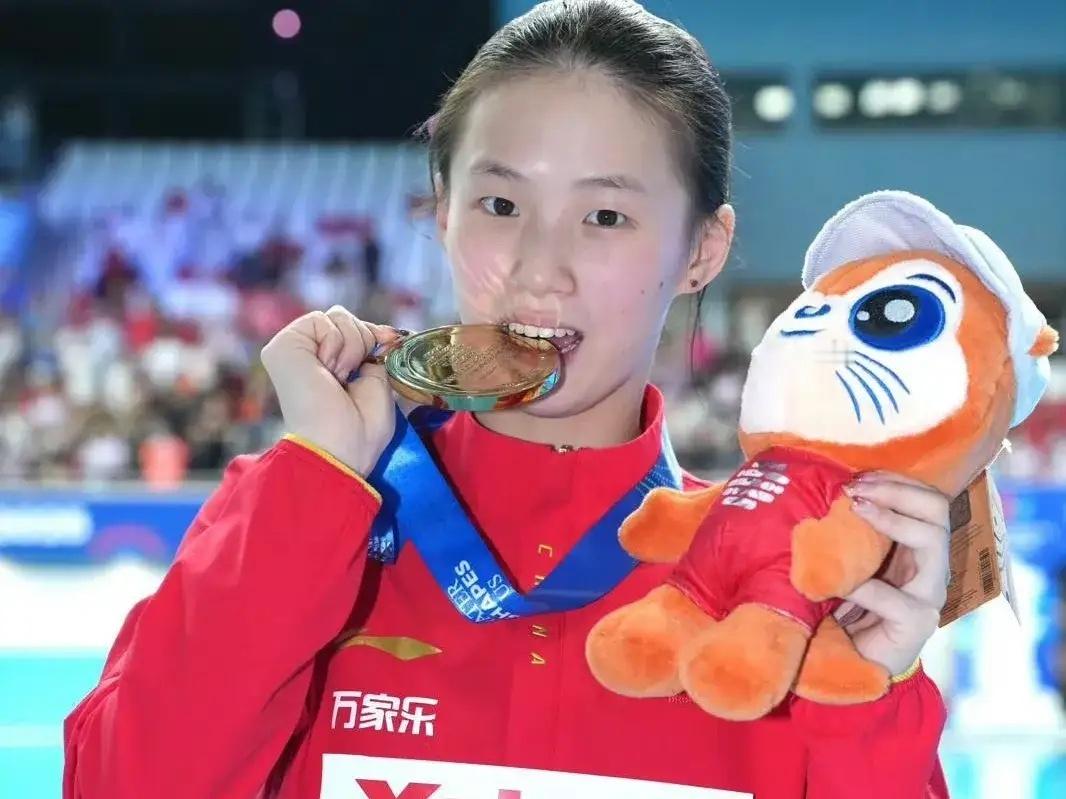 陈芋汐有多强？来看下2025世锦赛表现:1.获得女子单人10米台冠军单项夺冠后，