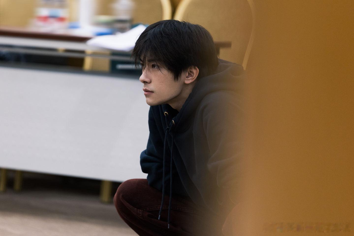 易烊千玺开工第一天易烊千玺排练花絮  挺好的 