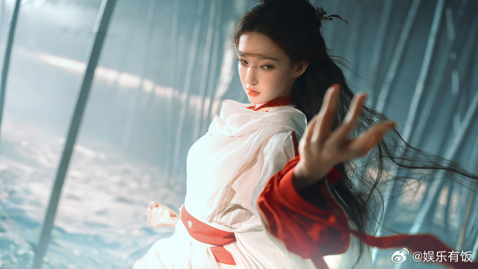 程潇古风大片杀疯了程潇少女侠客太飒了 谁懂啊家人们！程潇这组古风大片直接杀疯了！
