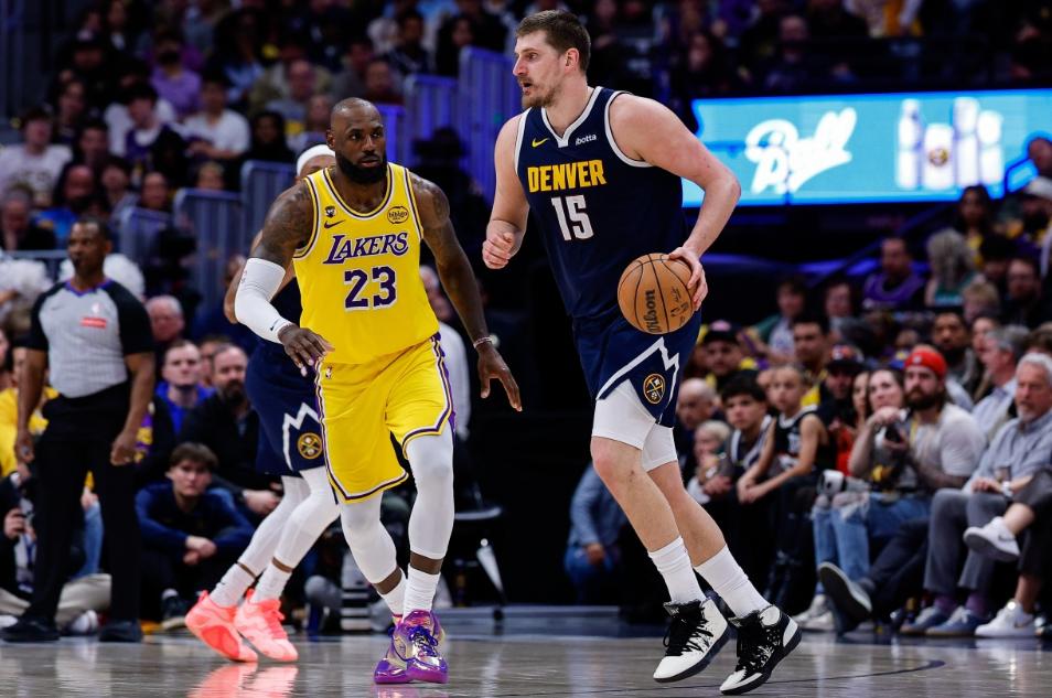 湖人掘金杠上了，疑似轮休老詹打爵士，推严父进坑和恩怨无关
因为湖人掘金只差一个胜