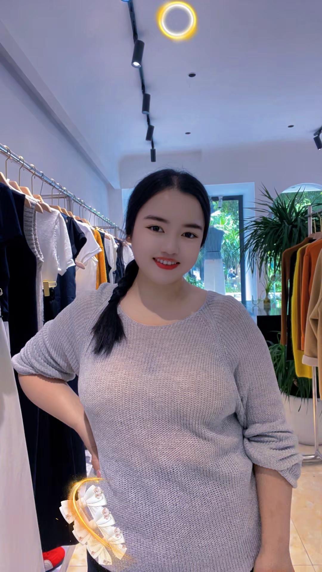 不买不买又买咯😀实体大码女装 简单舒适穿搭