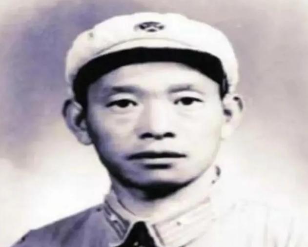 1943年，八路军电台队长刘长生向组织申请结婚，被拒后，他竟带着密码本投敌，司令