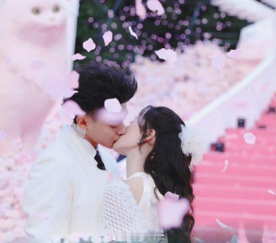 #我敢娶你 你敢答应我吗#黄子韬求婚的视频来了，他问徐艺洋我敢娶你，你敢答应我吗