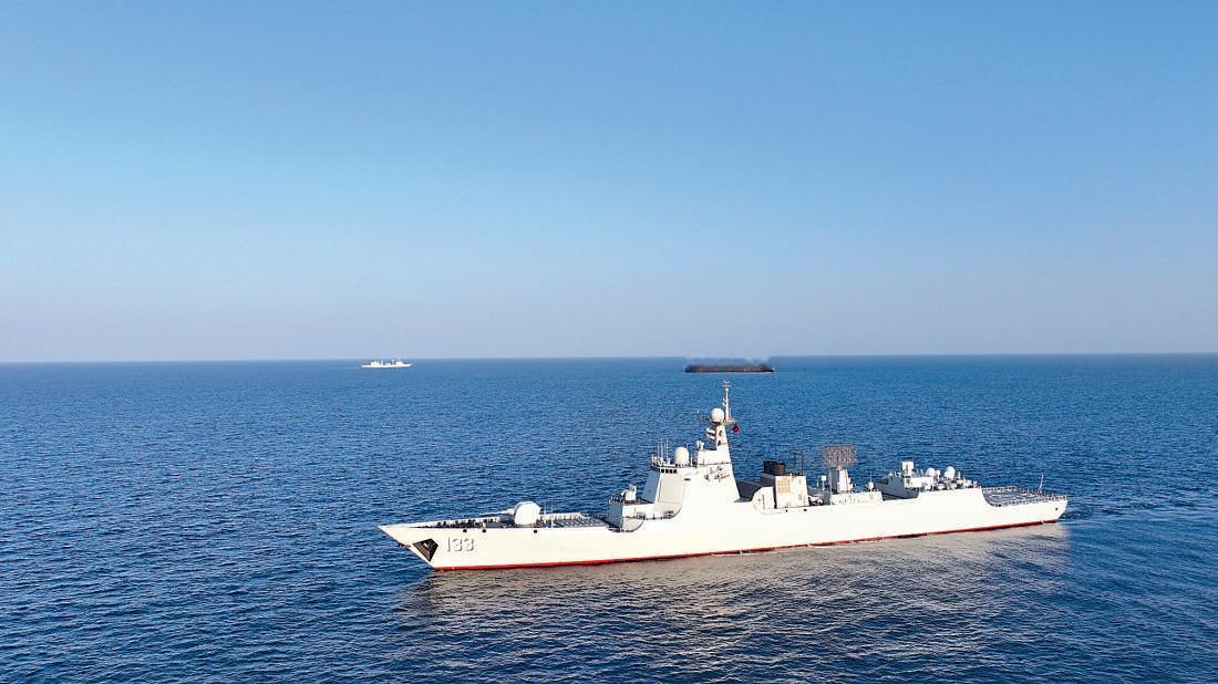 包头舰、高邮湖舰为香港籍货船护航烽火问鼎计划中国海军 ​​​