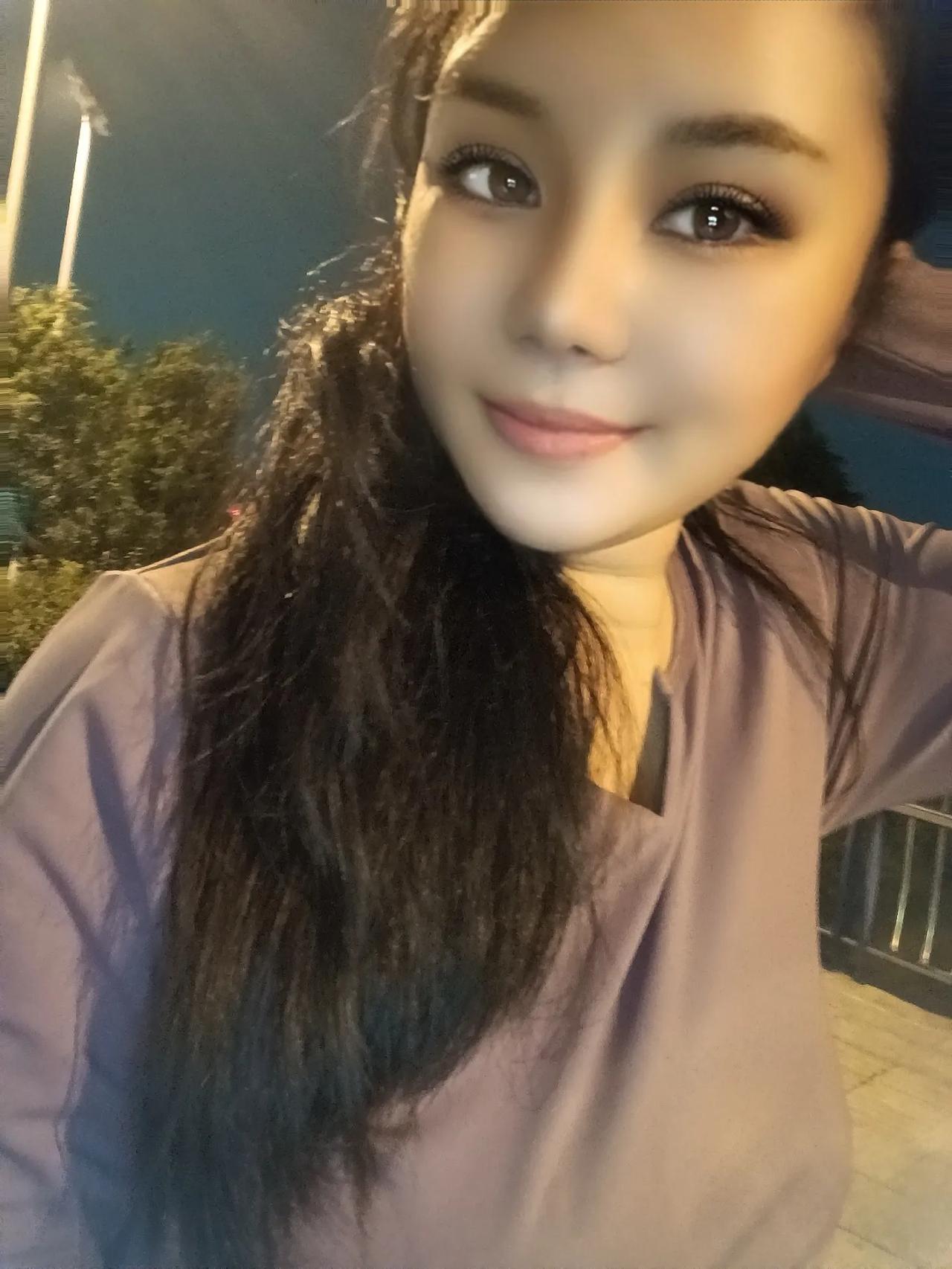 一个人真正的强大不是拥有多少财富，不是嫁什么人，不是过什么样的生活，而是内心的宁