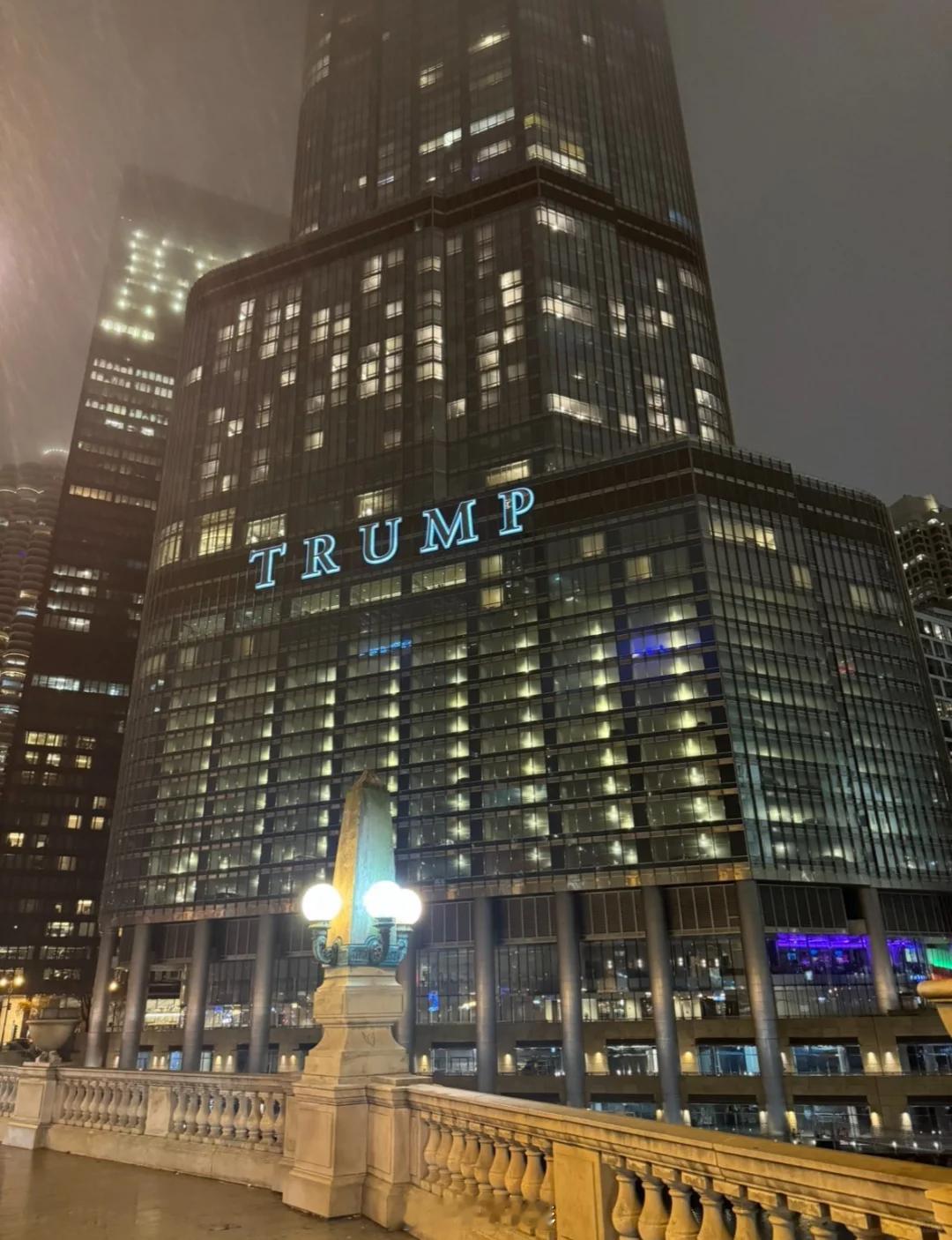 芝加哥特朗普大厦圣诞 
