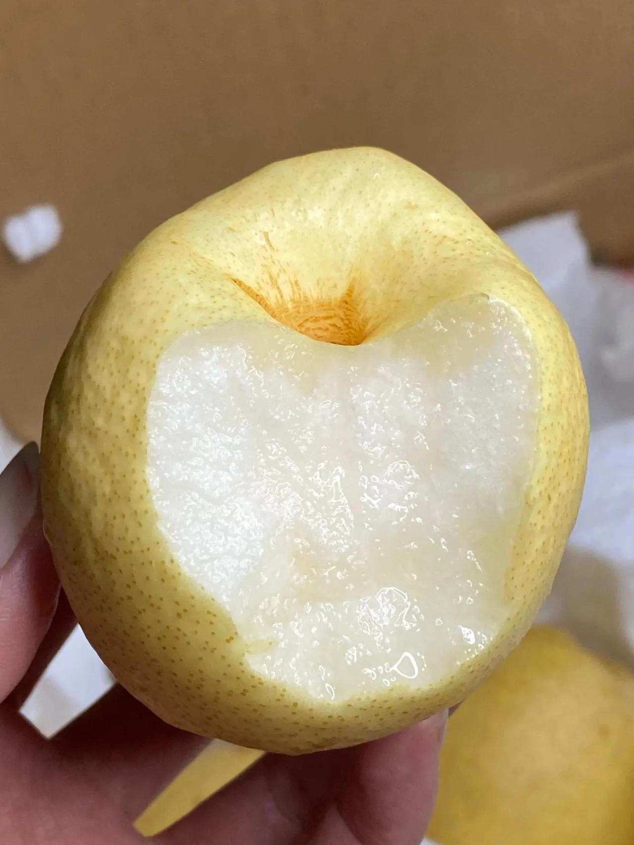 
禄存在哪个宫位，那个宫就是他的宝贝，就会去捍卫这个宫的东西。因为羊陀永远夹着禄