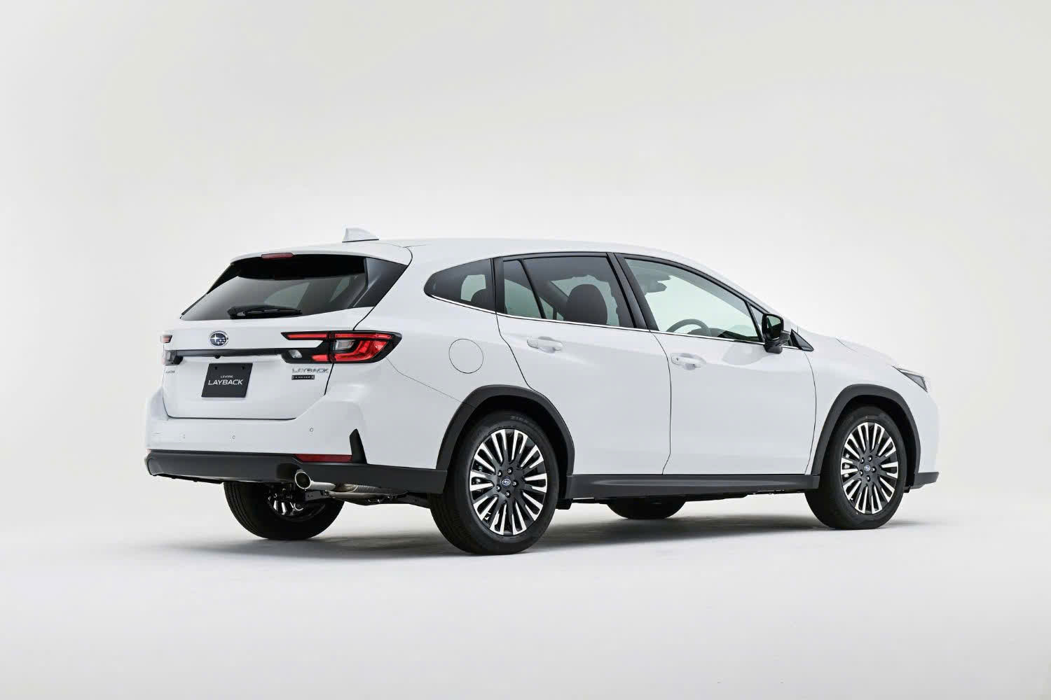 斯巴鲁 Levorg Layback，该车基于翼豹（Impreza）打造，属于跨