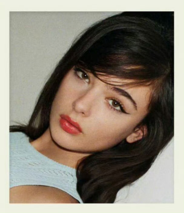 戴娃Deva Cassel Harper's Bazaar 西班牙版2025年十