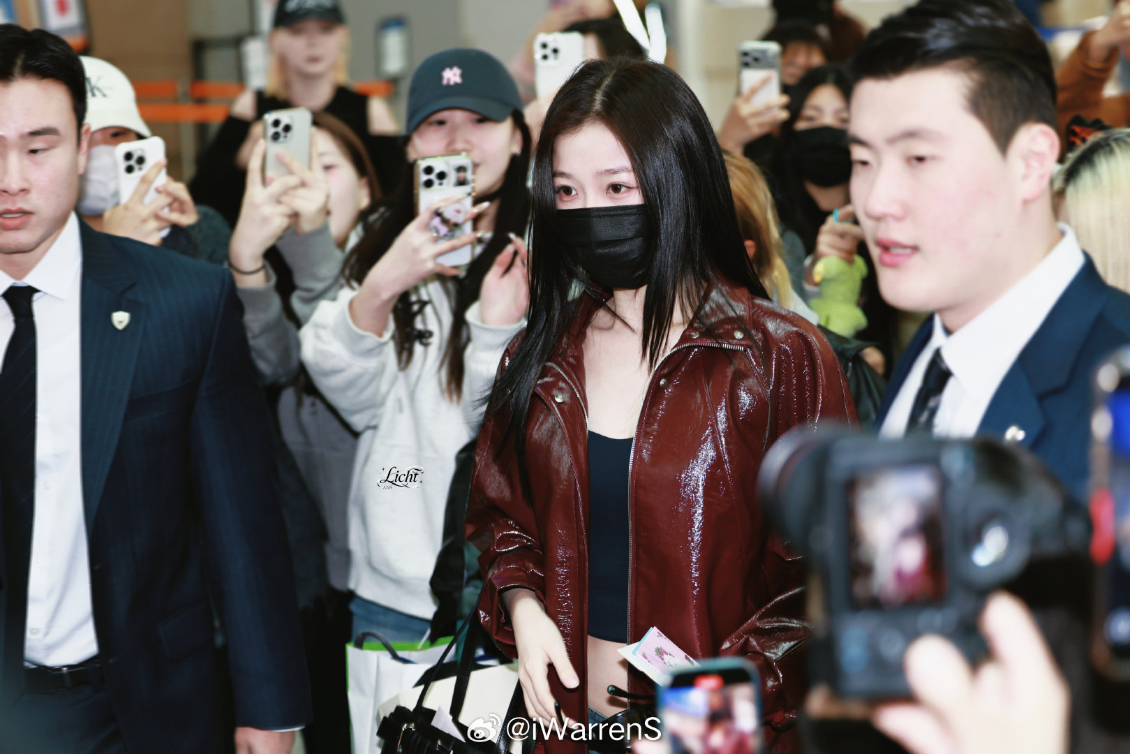 虞书欣愚人节韩国出发新路透，欣欣子好美呀！站姐团建发虞书欣