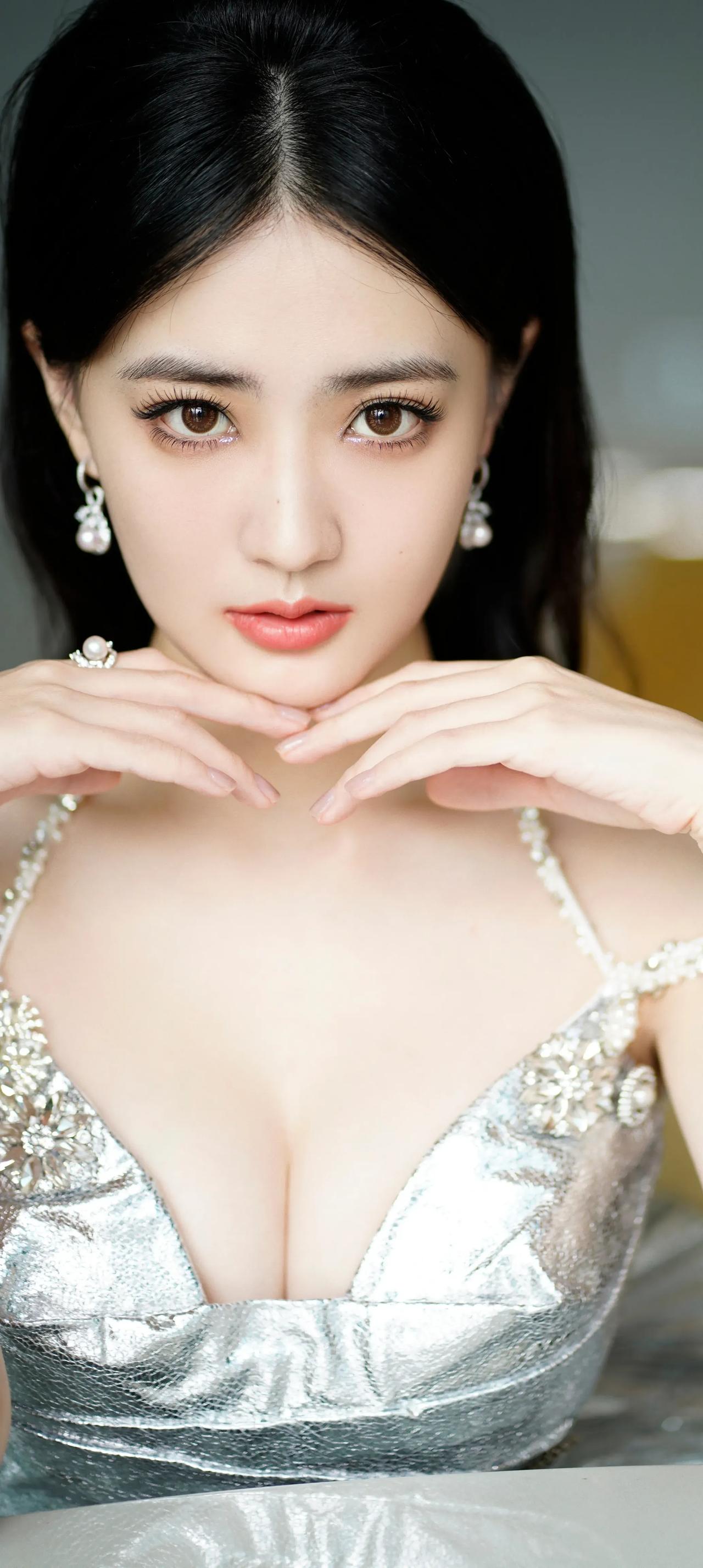 #徐璐# #惊艳女神# #高清美女# #女明星谁最美#
达人推荐 女主角唇泥