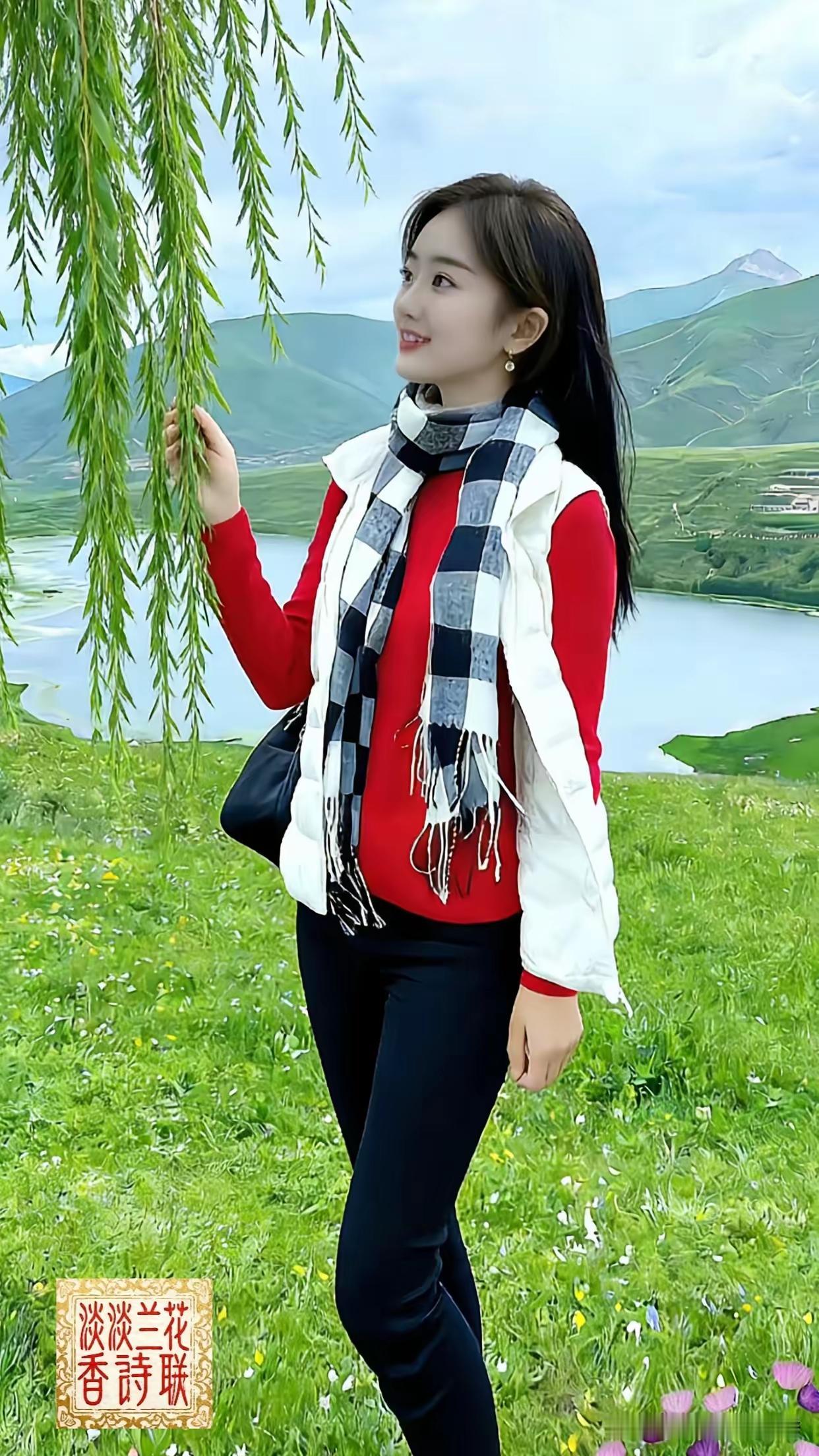 “春风吹绿野，花影映红妆。”这诗句描绘的画面太美了。“花影婆娑映红妆，轻纱飘逸似