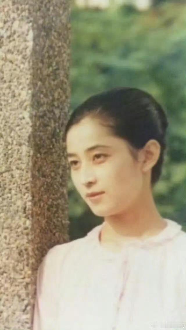 徐艺洋和妈妈共用一张脸，啊啊啊啊徐艺洋妈妈好漂亮啊！！！！！神似啊！！[哇] ​