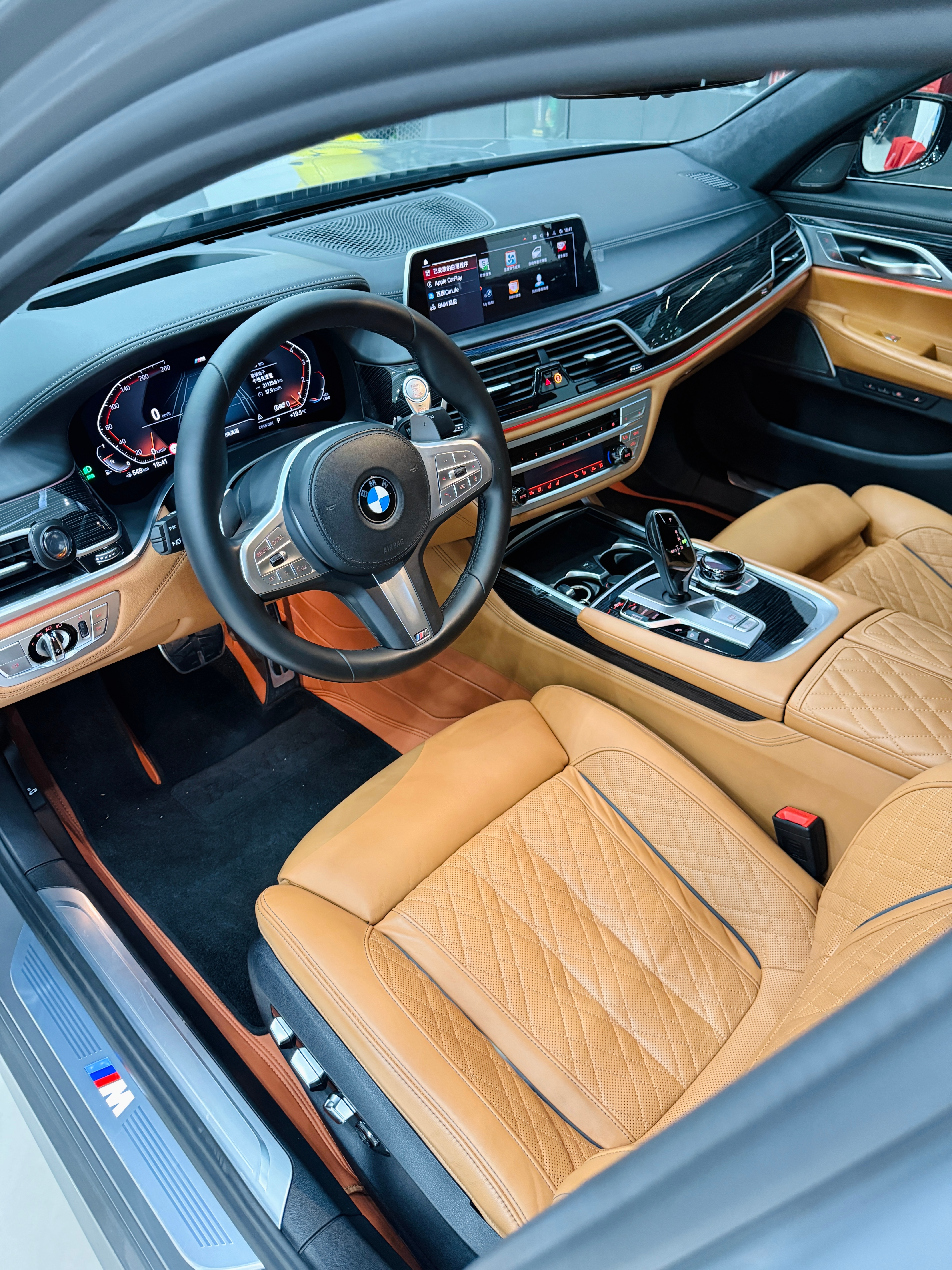 年轻人的第一台D级车！这台贝尔尼纳灰740真的长在审美上30多岁的年纪，总得拥有