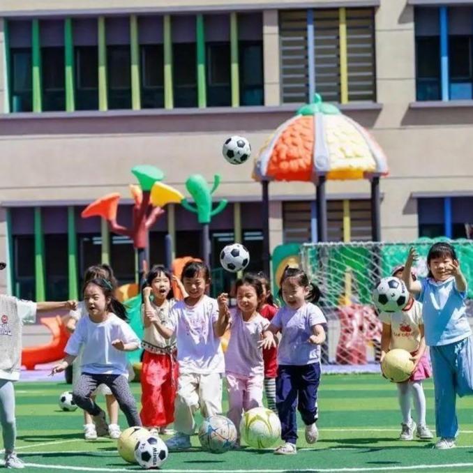 上海产科医生直言：从一晚8台剖腹产到整夜空无一人
 
上海一位产科医生感慨，十年