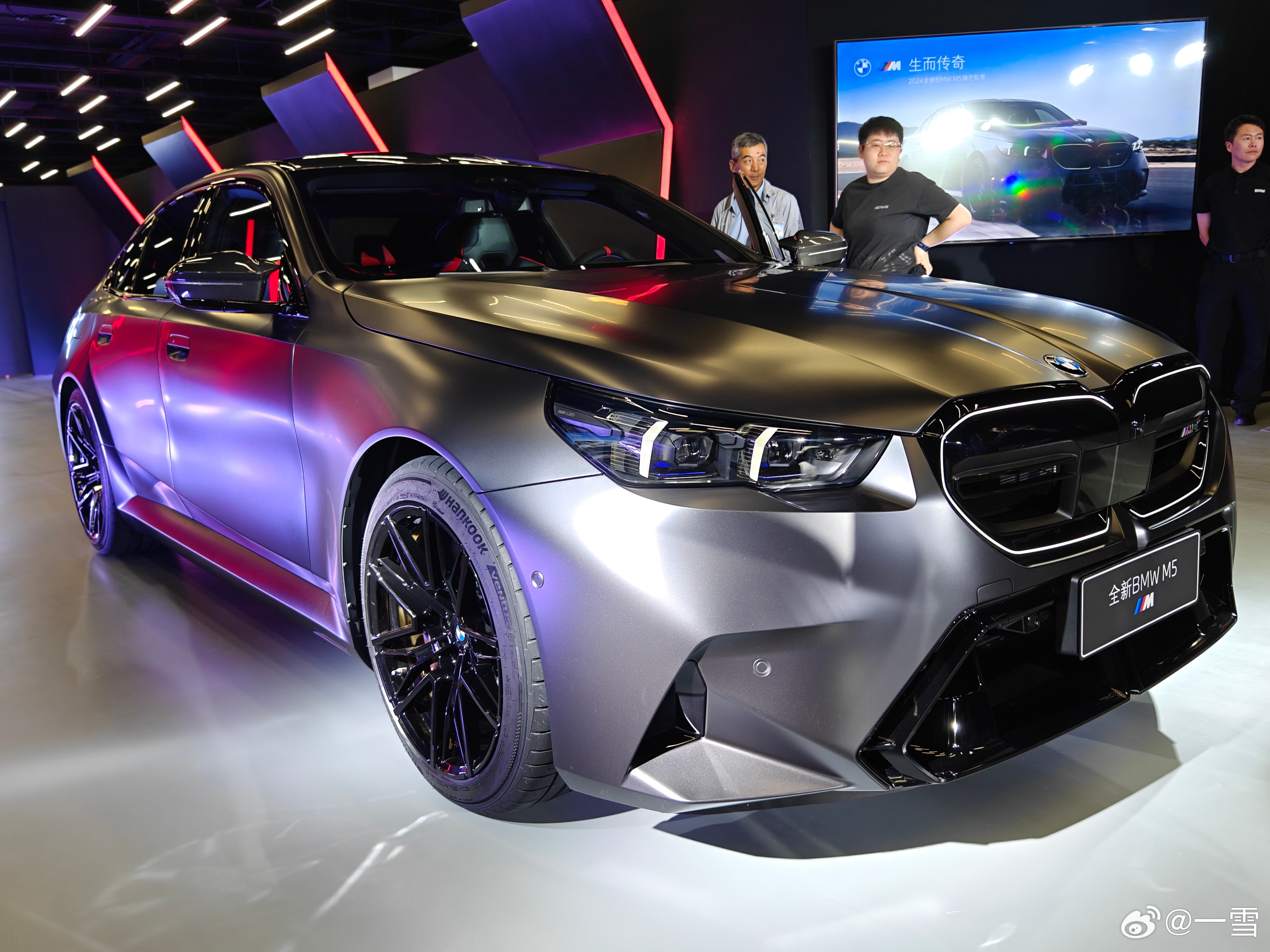 您认为全新BMW M5好在哪里？自然是动力和操控，动力肯定是第一位的，无论是大排