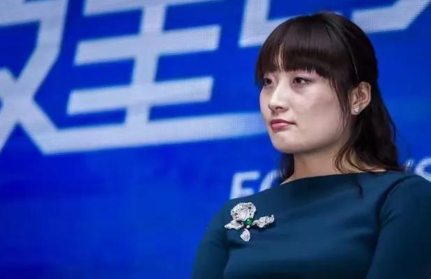 最近，一个重磅消息在商界和娱乐圈引起了不小的轰动：宗馥莉的孩子出生了！这消息一出