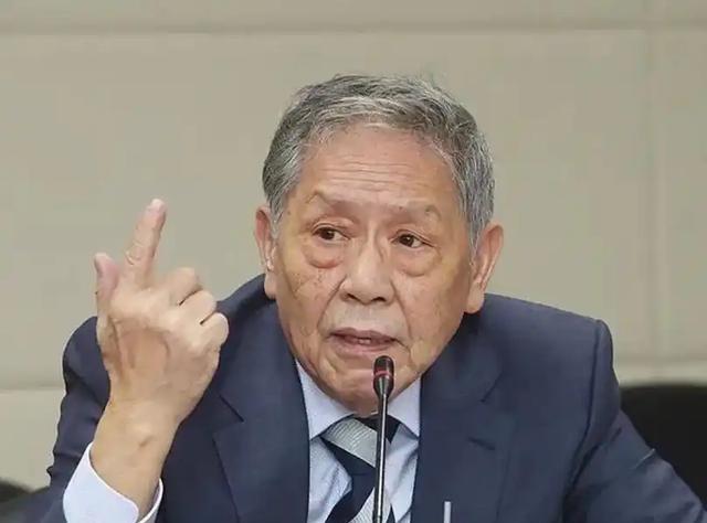 台湾退役中将帅化民曾坦言：不少人觉得中国的军事实力在全球名列前茅，可在我看来，真