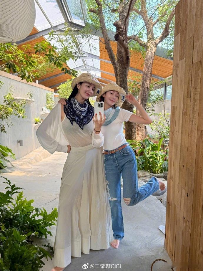 王紫璇卡点为Jessica庆生王紫璇Jessica宛如做了夫妻一般 王紫璇又双叒