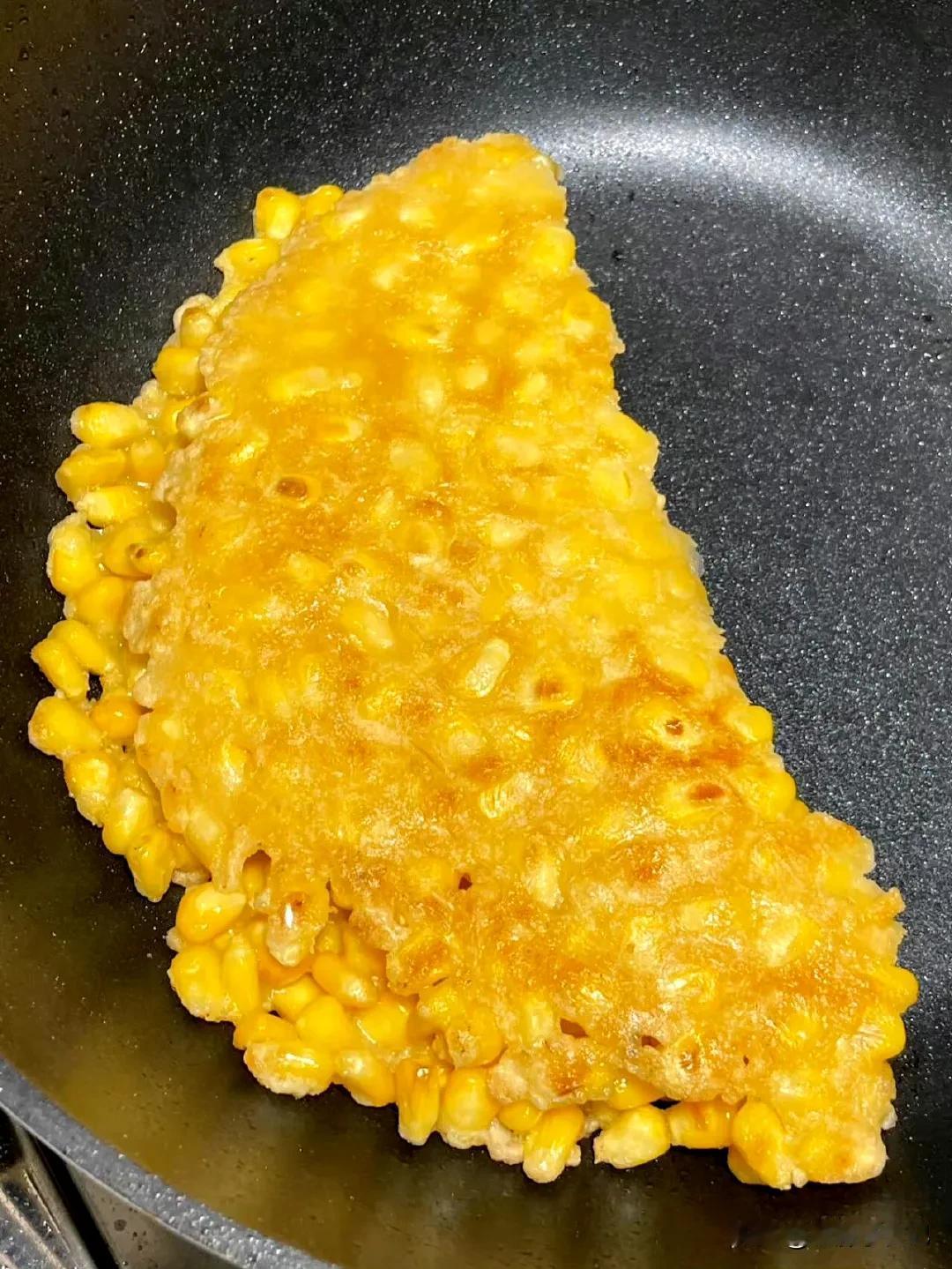感谢网友~这玩意好吃到破防了！！ 
 
食材:鸡蛋 玉米粒 淀粉

菜谱
① 锅